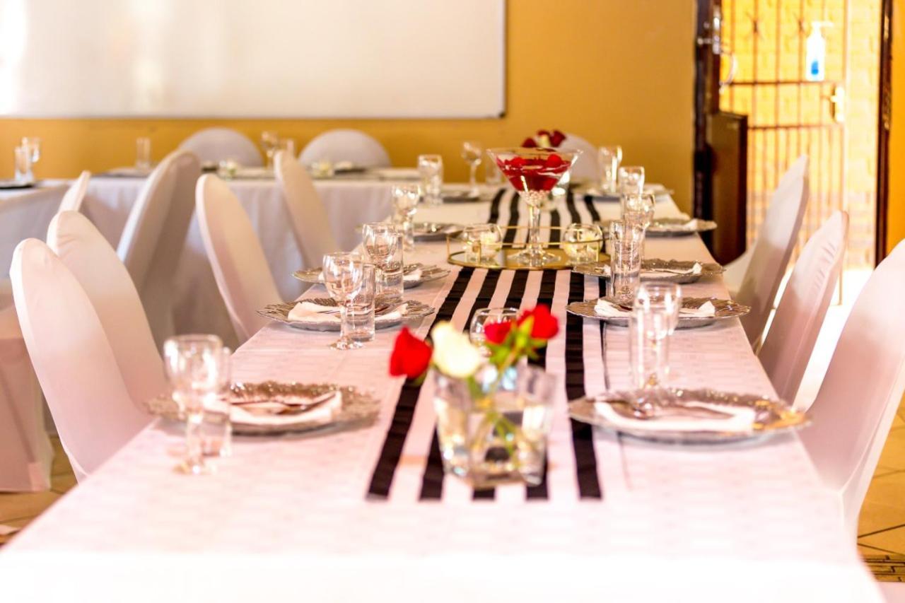 Riverton Manor Centurion Buitenkant foto