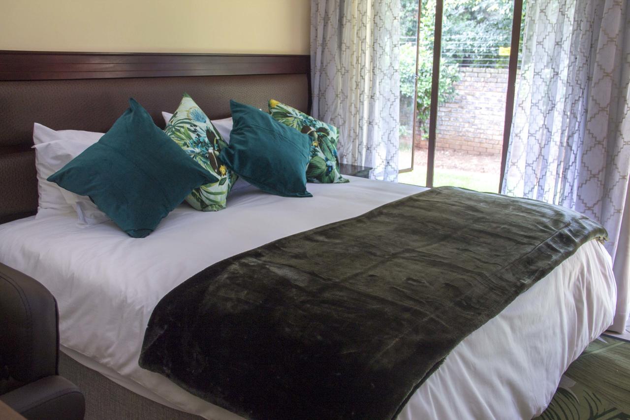 Riverton Manor Centurion Buitenkant foto