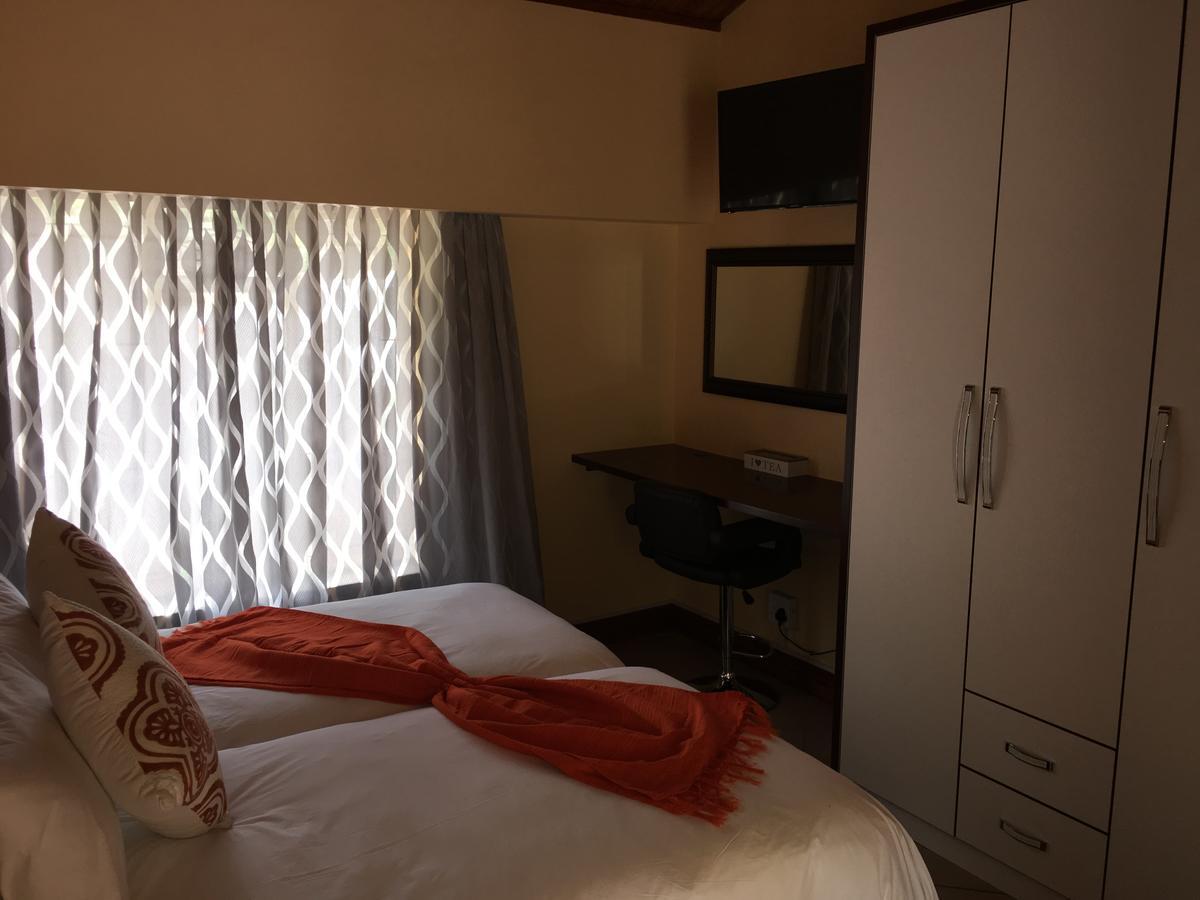 Riverton Manor Centurion Buitenkant foto
