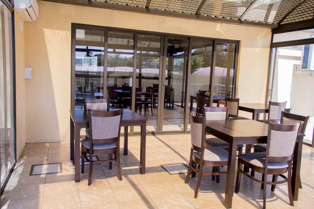 Riverton Manor Centurion Buitenkant foto