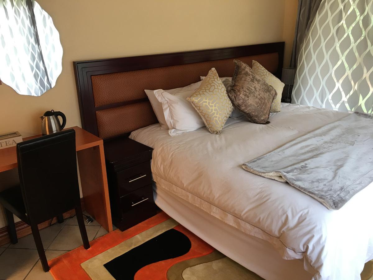 Riverton Manor Centurion Buitenkant foto