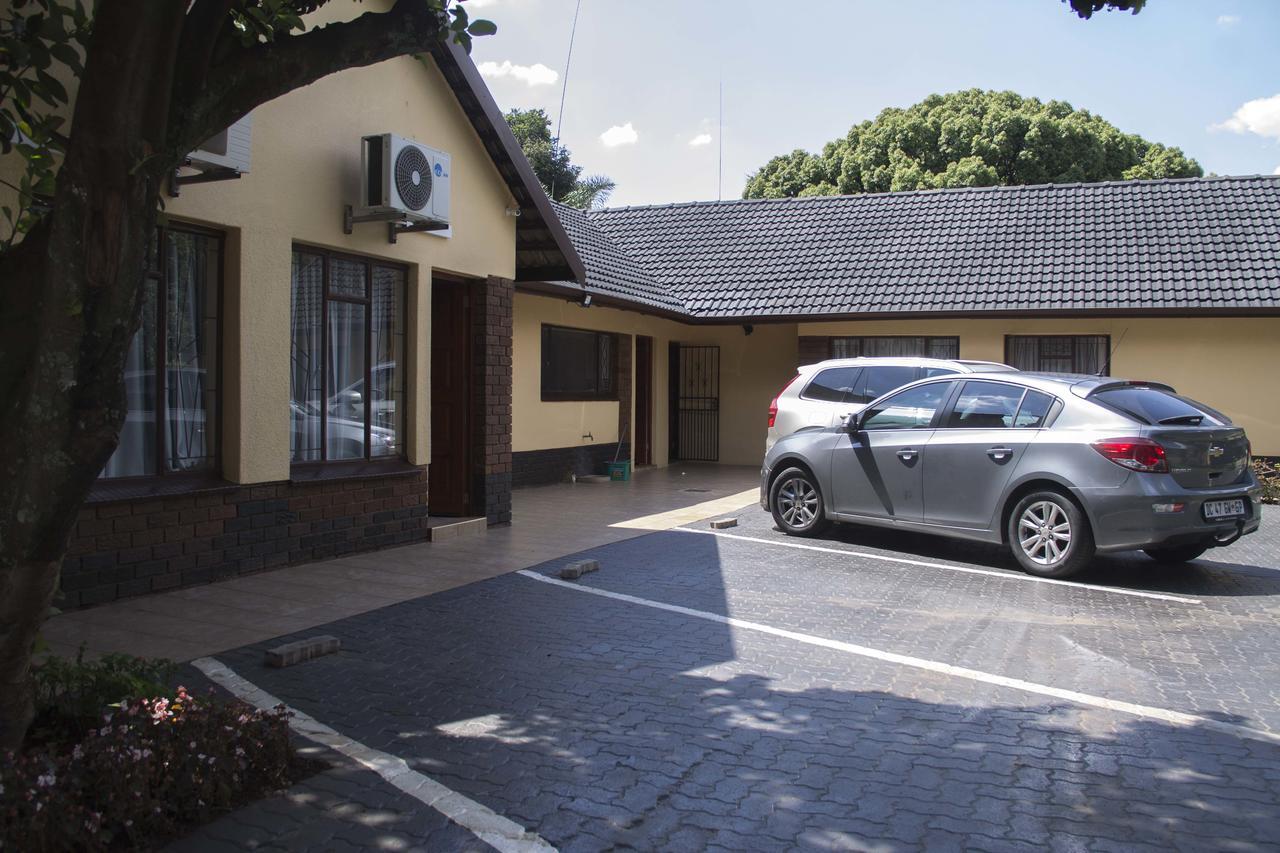 Riverton Manor Centurion Buitenkant foto
