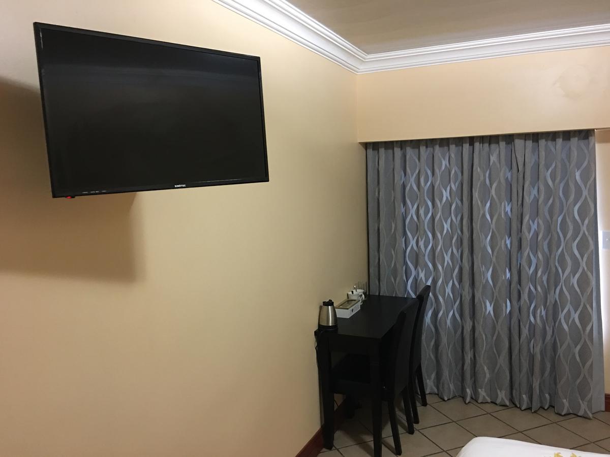 Riverton Manor Centurion Buitenkant foto