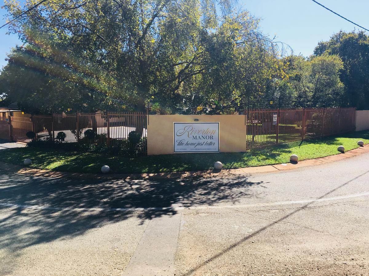 Riverton Manor Centurion Buitenkant foto