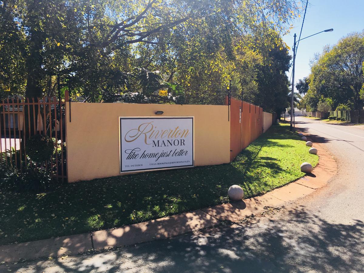 Riverton Manor Centurion Buitenkant foto