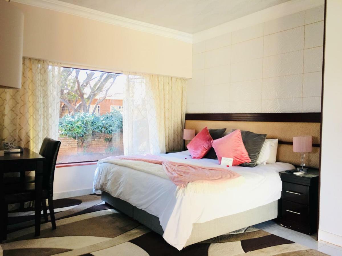 Riverton Manor Centurion Buitenkant foto