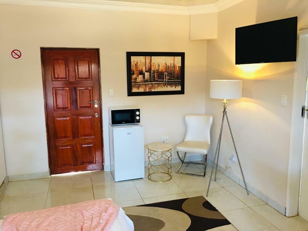 Riverton Manor Centurion Buitenkant foto