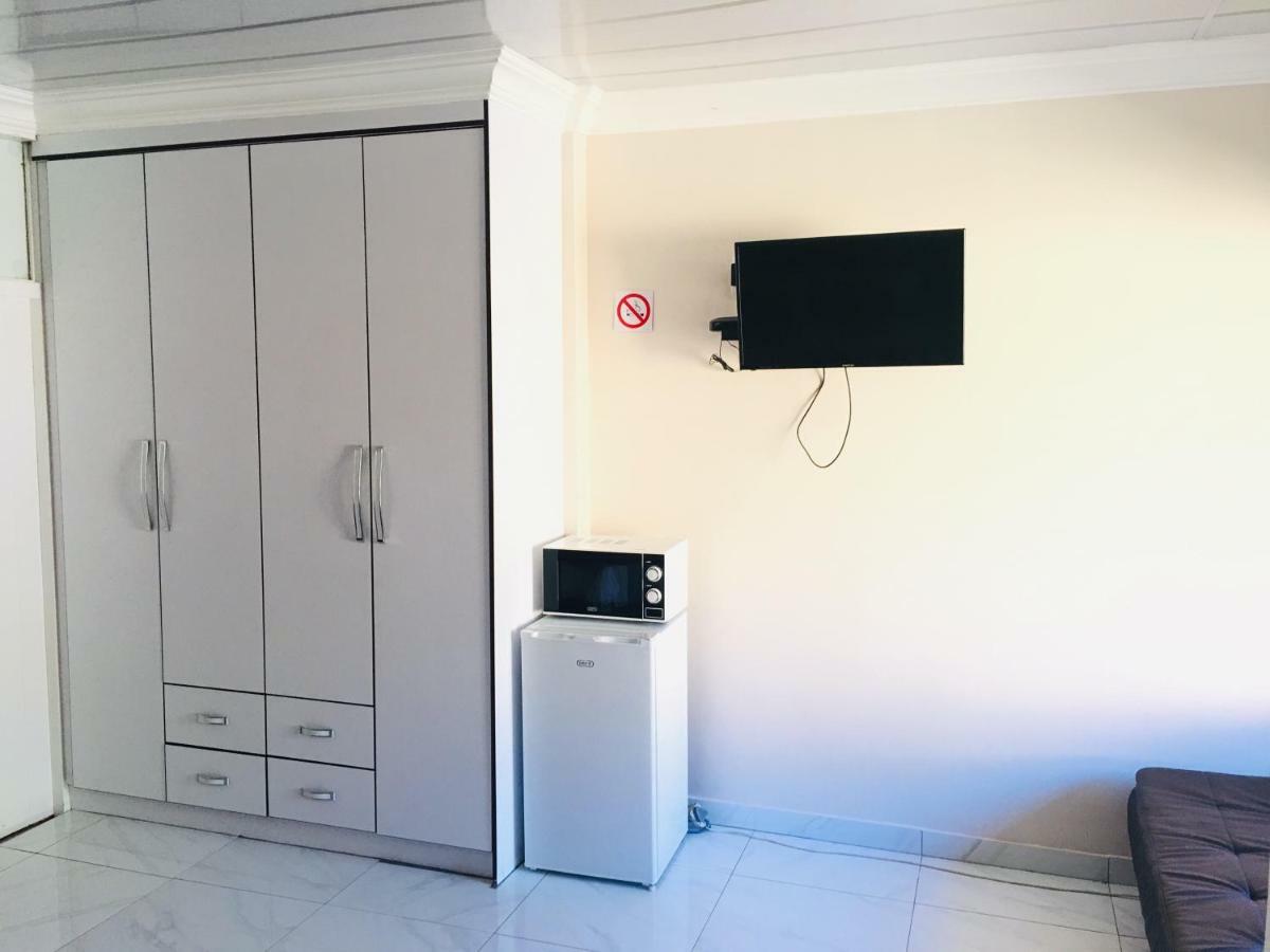 Riverton Manor Centurion Buitenkant foto